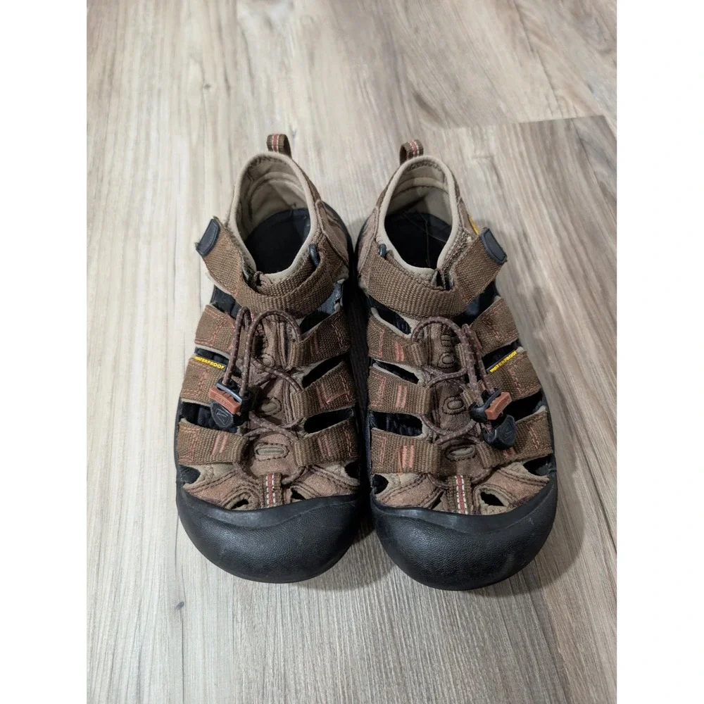 Keen, Big Kids 3, Newport Hiking Sandal, Brown, Outdoor, Closed Toe, Active